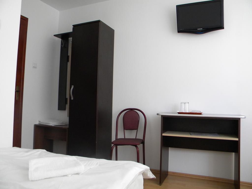 Hotel River Târgu Jiu Esterno foto